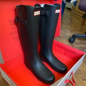 Tall Hunter refined back strap rain boots